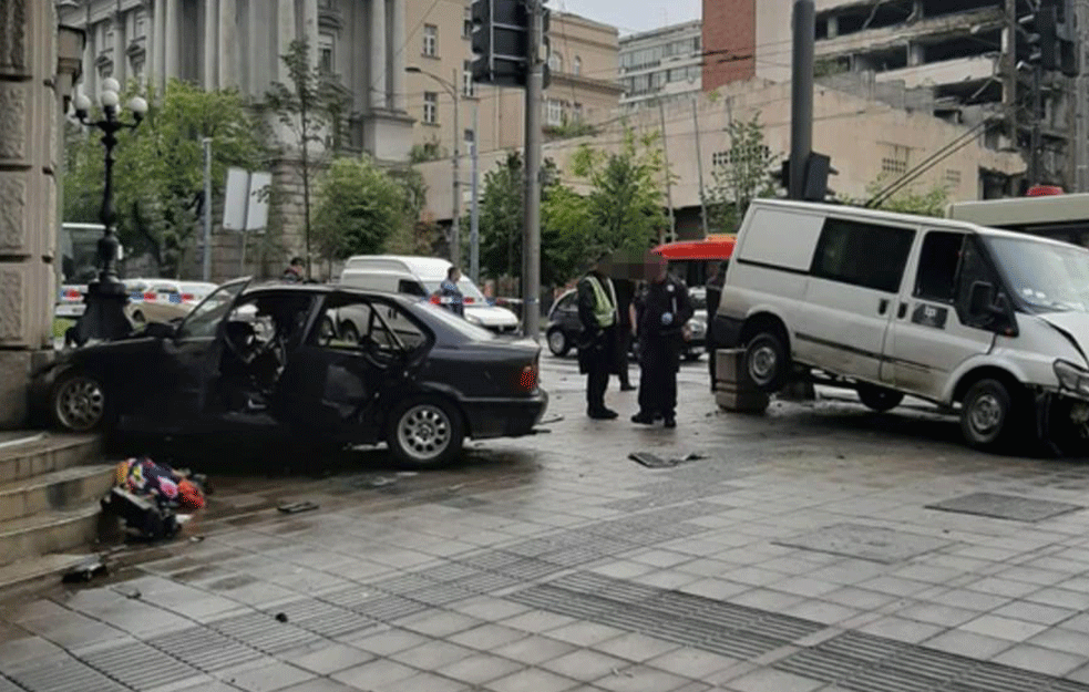 VOZIO SINA U BOLNICU: Vozač BMW-a smrti jurio iz Arilja u Beograd zbog operacije jednogodišnjeg deteta!